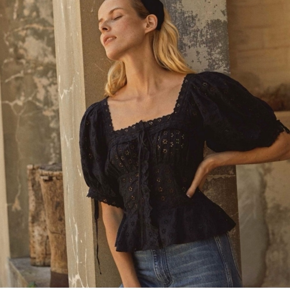 XS Doen Docia black top